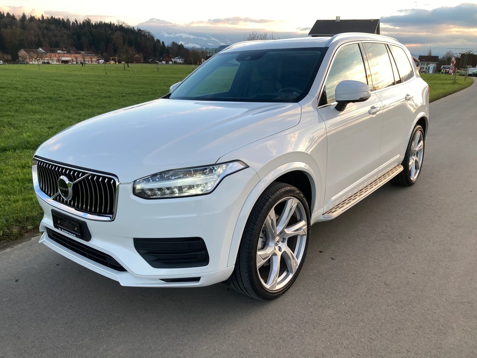 VOLVO XC90 B5 Diesel Mild Hybrid AWD Momentum Geartronic mit