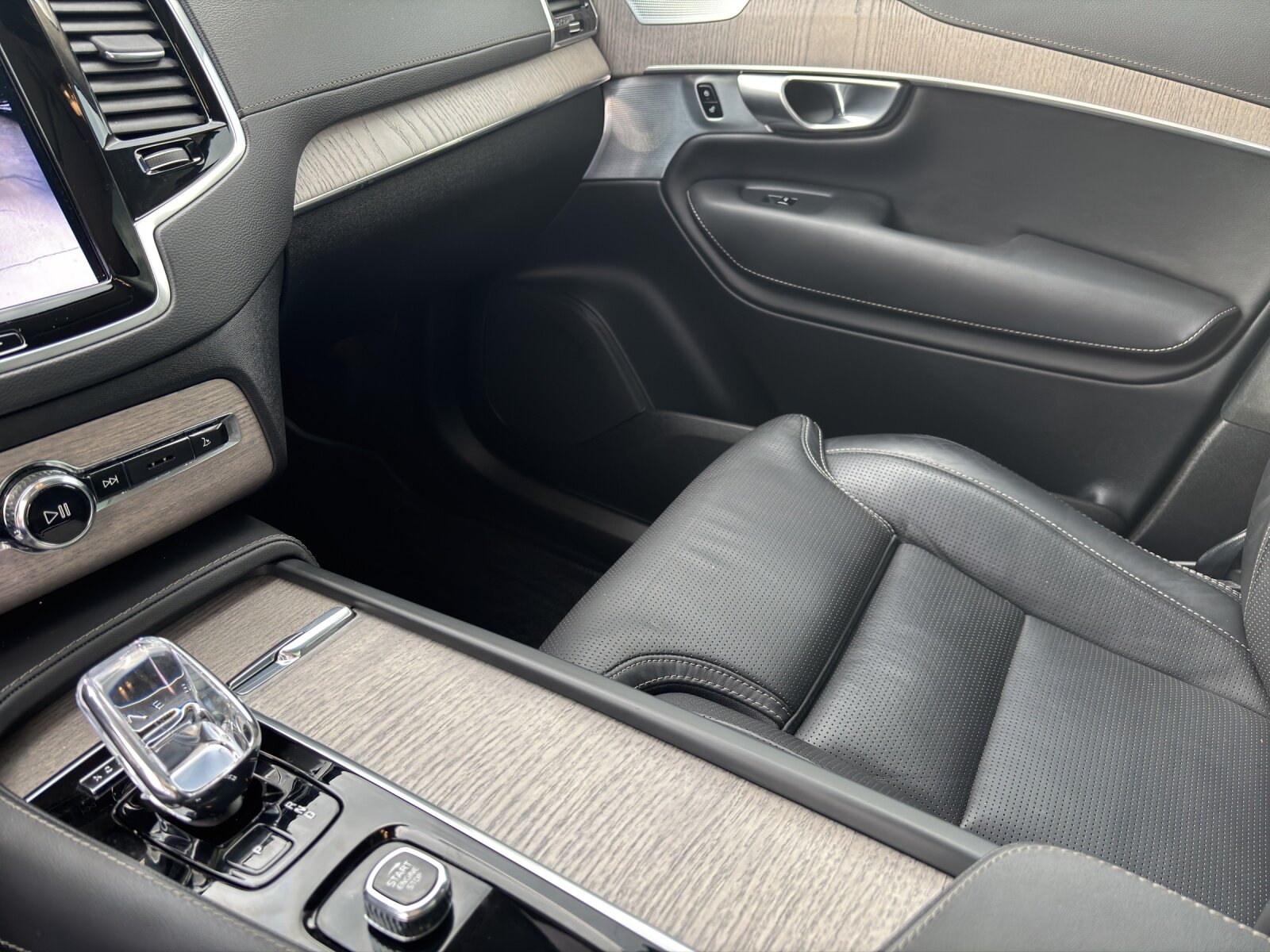 VOLVO XC90 2.0 T8 TE Ultimate Dark 7P. eAWD, Plug-in-Hybrid Benzina/Elettrica, Occasioni / Usate, Automatico - 7