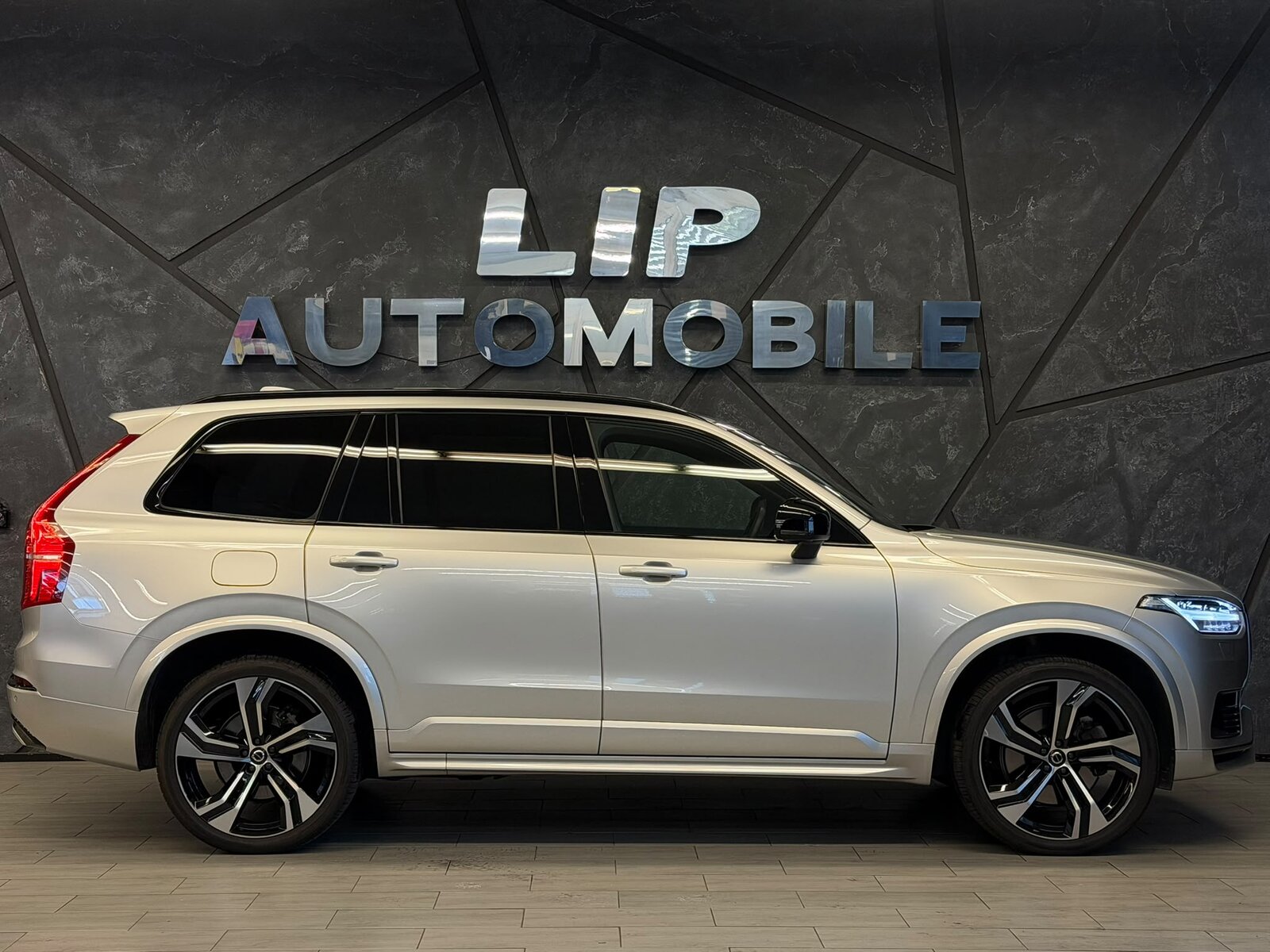 VOLVO XC90 T8 eAWD PluginHybrid Plus Dark Geartronic, Plug-in-Hybrid Benzin/Elektro, Occasion / Gebraucht, Automatik - 4