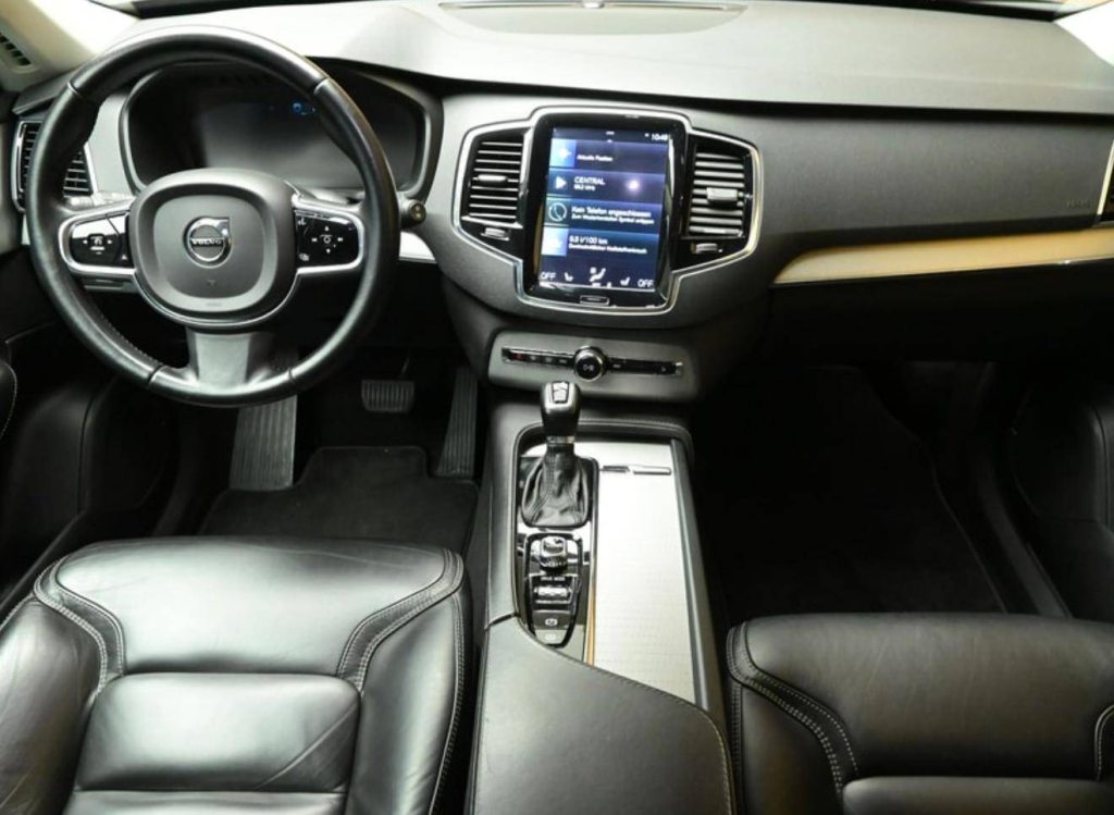VOLVO XC90 2.0 D5 Momentum 5P. AWD, Diesel, Occasion / Gebraucht, Automatik - 4