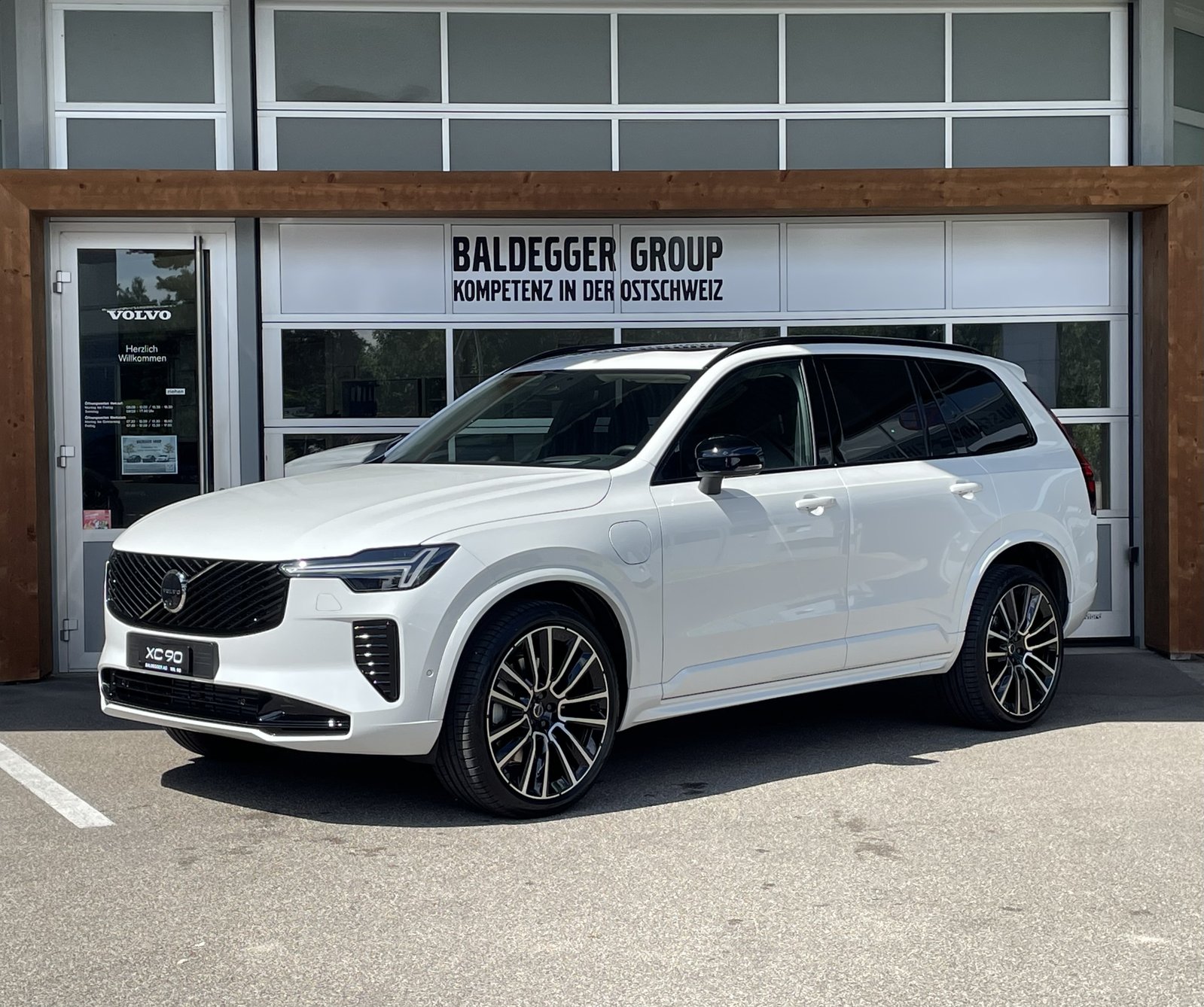 VOLVO XC90 2.0 T8 TE Ultra Dark eAWD, Voll-Hybrid Benzin/Elektro, Vorführwagen, Automatik - 2