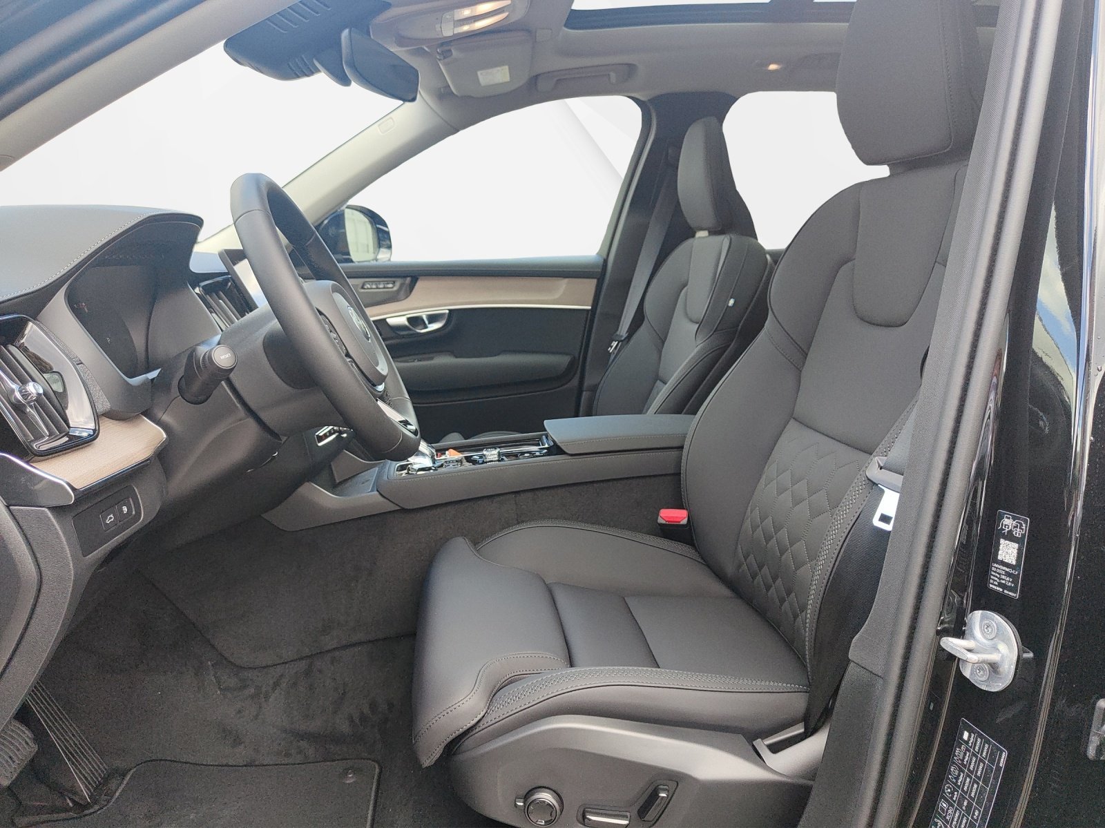 VOLVO XC90 2.0 T8 TE Plus Bright eAWD, Hybride Rechargeable Essence/Électricité, Voiture de démonstration, Automatique - 4