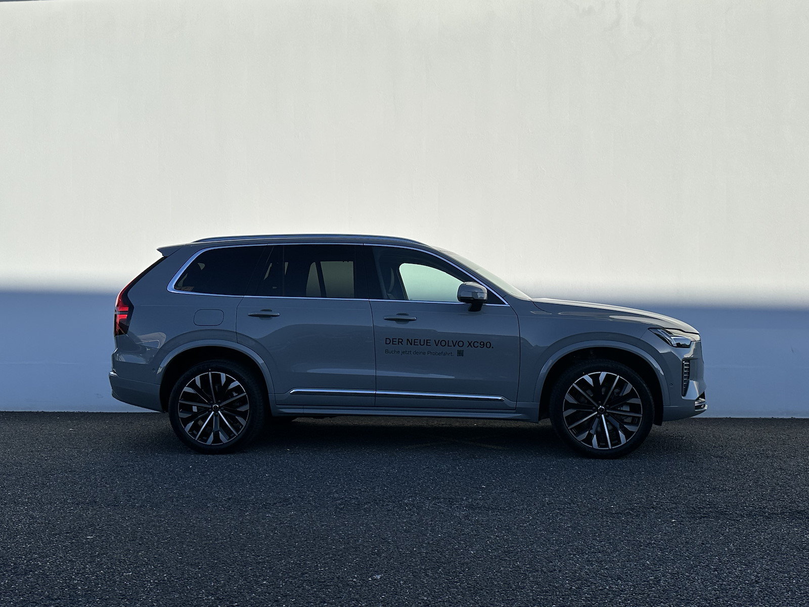 VOLVO XC90 2.0 T8 TE Ultra Bright eAWD, Hybride Rechargeable Essence/Électricité, Voiture de démonstration, Automatique - 4