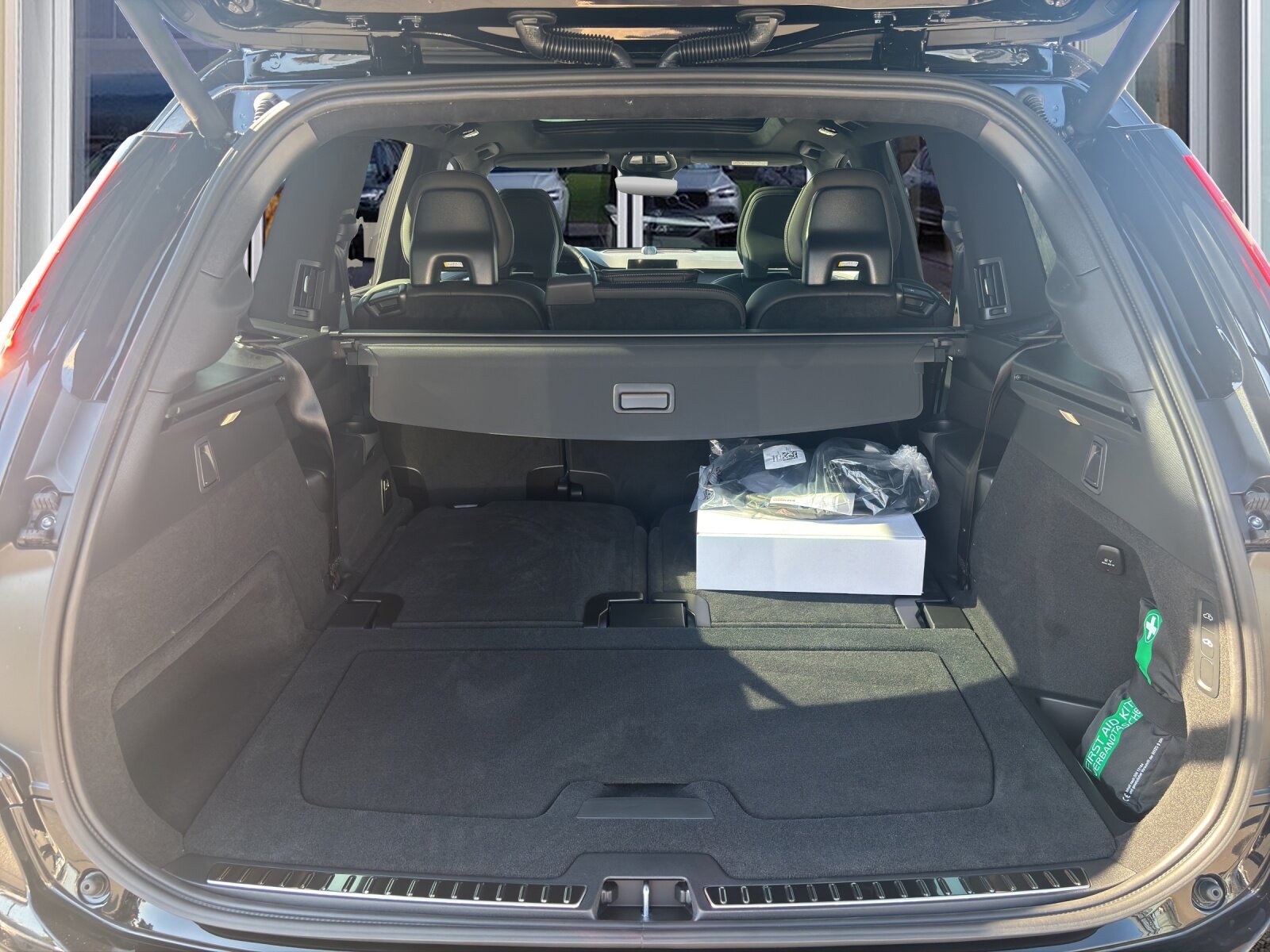 VOLVO XC90 2.0 T8 TE Black Edition eAWD, Hybride Rechargeable Essence/Électricité, Voiture de démonstration, Automatique - 7