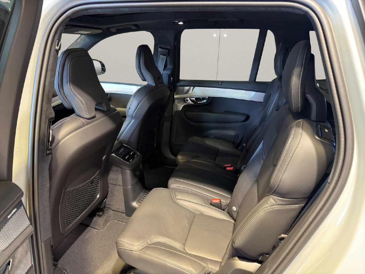 VOLVO XC90 2.0 T8 TE Black Edition eAWD, Plug-in-Hybrid Petrol/Electric, Ex-demonstrator, Automatic - 6