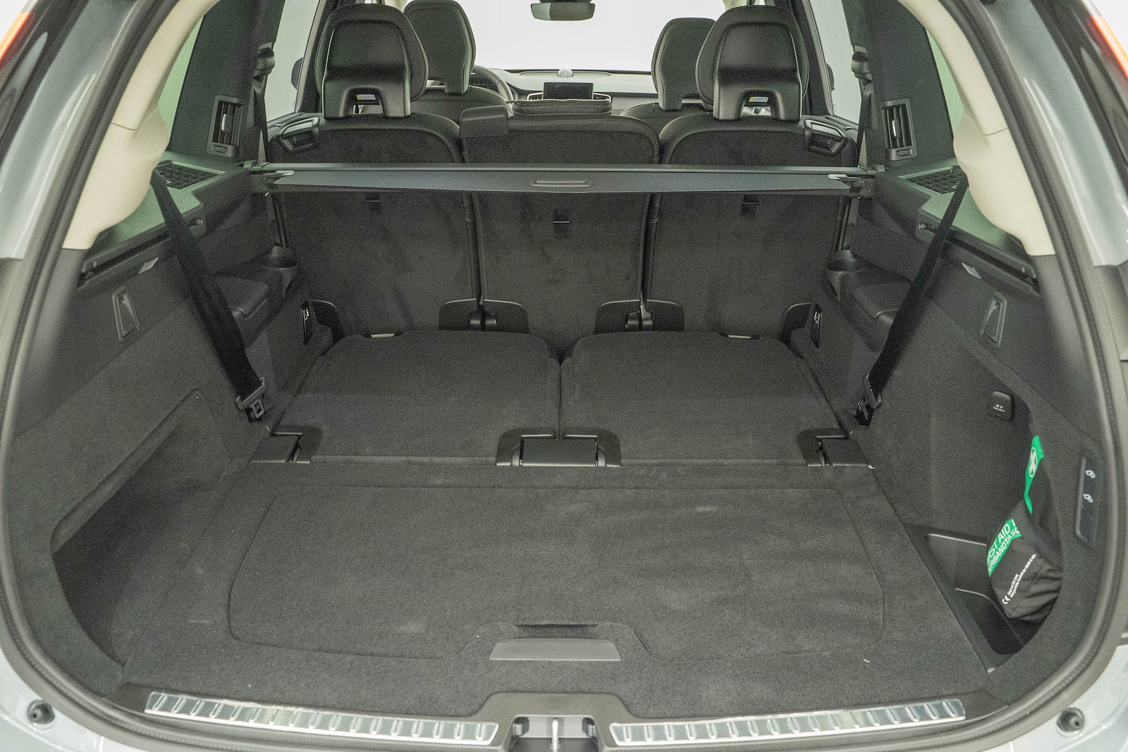 VOLVO XC90 2.0 T8 TE Ultra Dark eAWD, Plug-in-Hybrid Benzin/Elektro, Neuwagen, Automat - 5