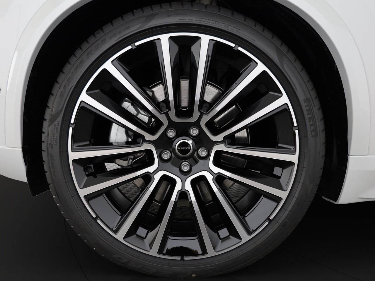 VOLVO XC90 2.0 T8 TE Ultra Dark eAWD, Hybride Rechargeable Essence/Électricité, Voiture nouvelle, Automatique - 4