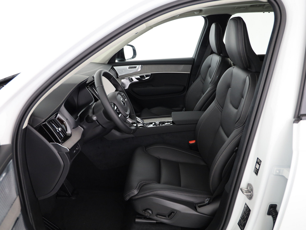 VOLVO XC90 2.0 T8 TE Ultra Dark eAWD, Hybride Rechargeable Essence/Électricité, Voiture nouvelle, Automatique - 7