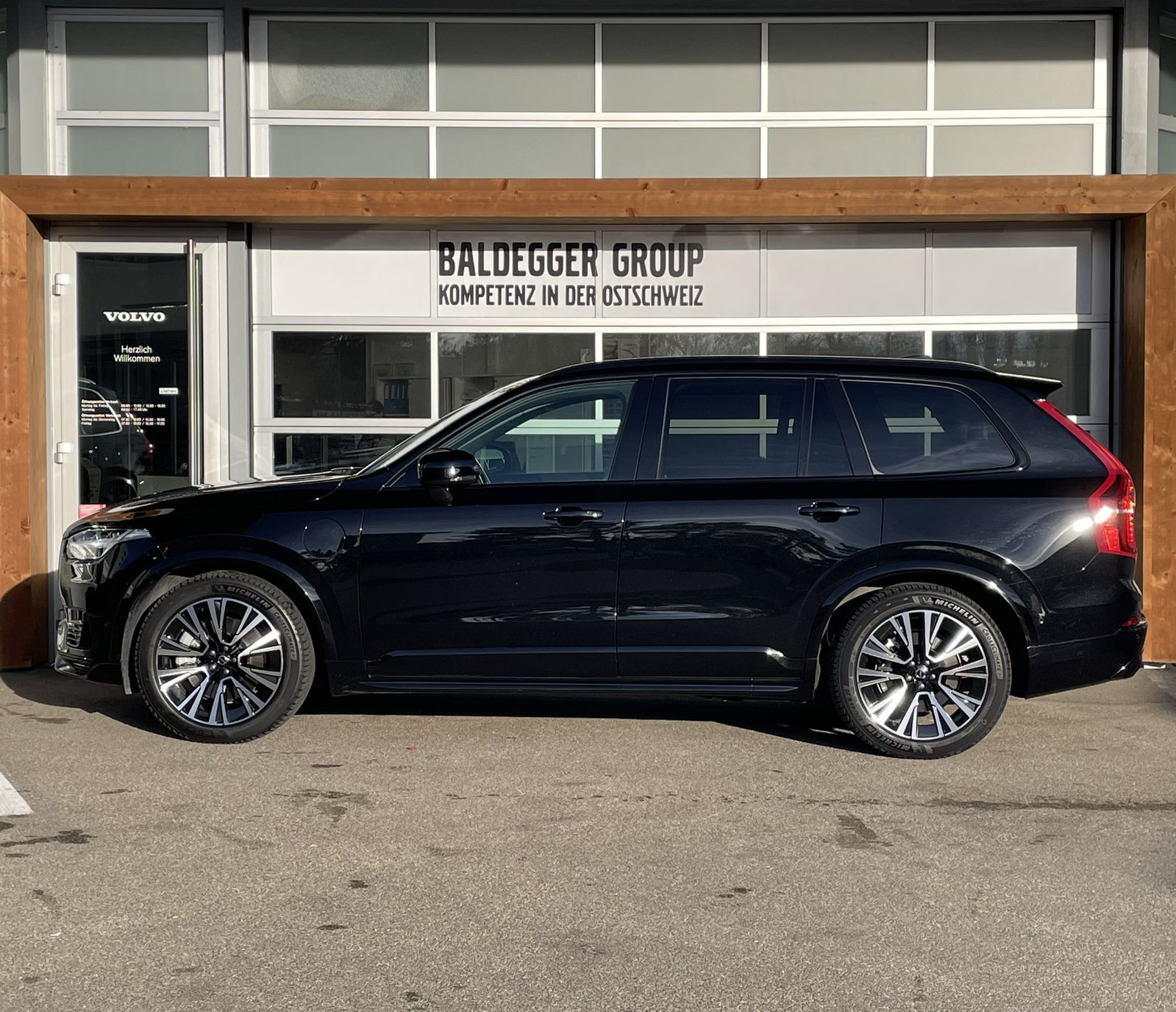 VOLVO XC90 2.0 T8 TE Plus Dark 7P. e, Hybride Intégral Essence/Électricité, Occasion / Utilisé, Automatique - 7