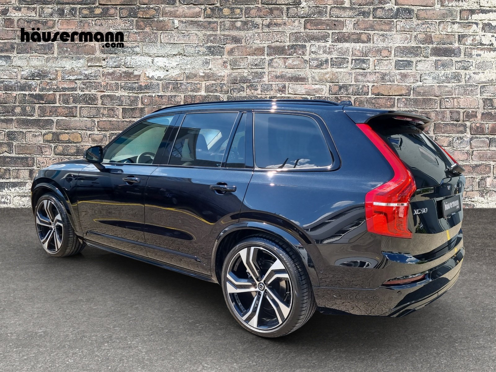 VOLVO XC90 2.0 T8 TE Ultimate Dark 7P. eAWD, Hybride Rechargeable Essence/Électricité, Voiture de démonstration, Automatique - 4