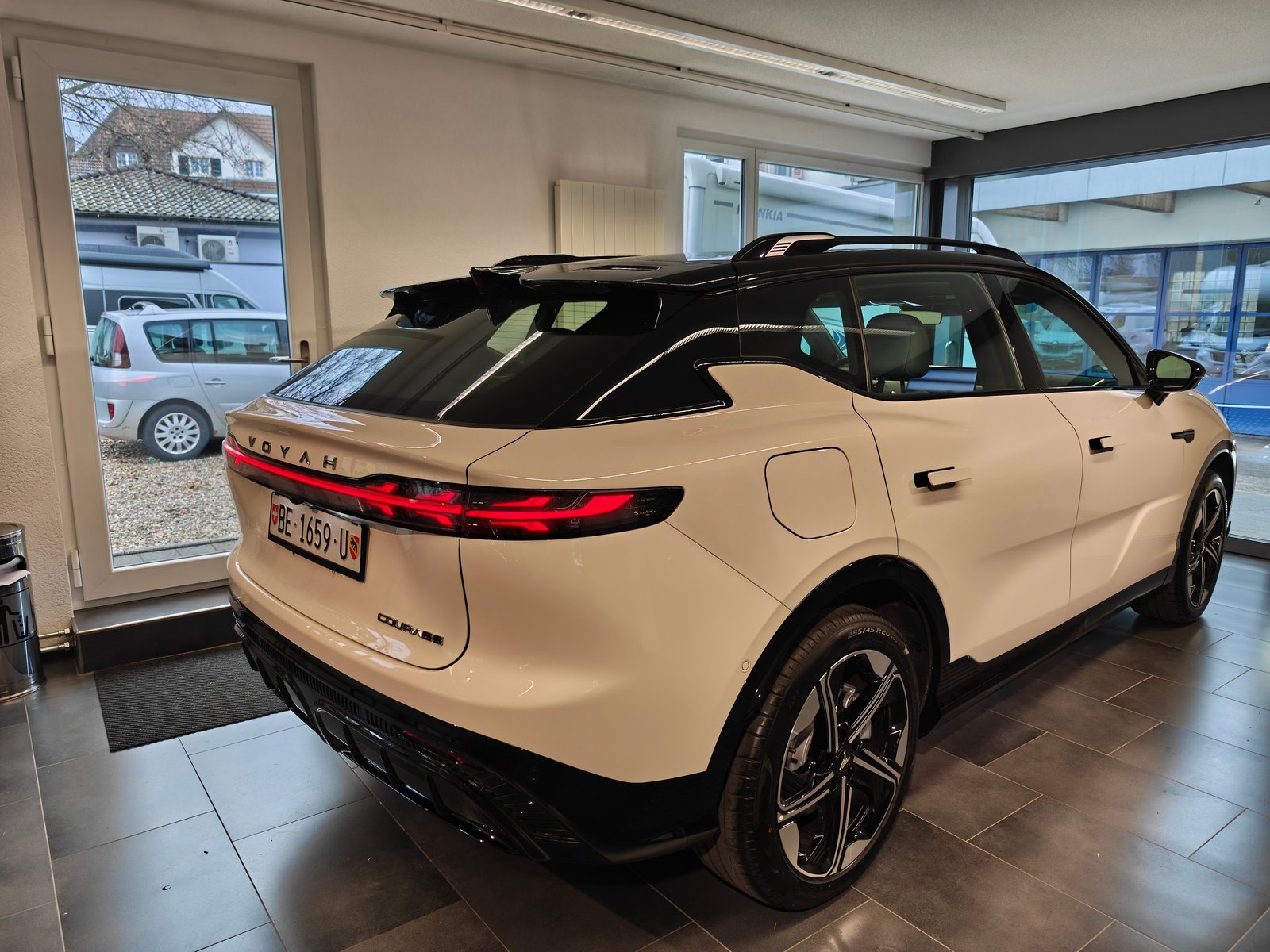 VOYAH Voyah Courage, Electric, New car, Automatic - 5