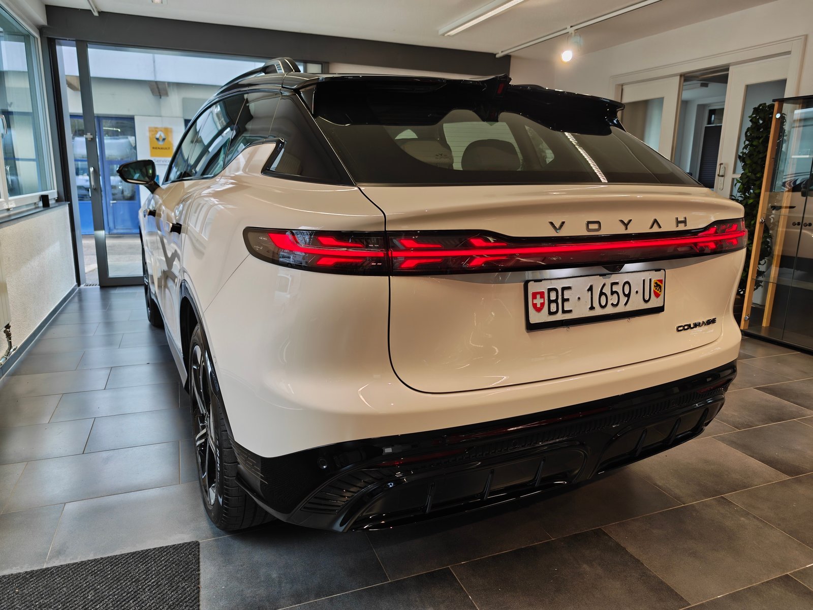 VOYAH Voyah Courage, Electric, New car, Automatic - 6