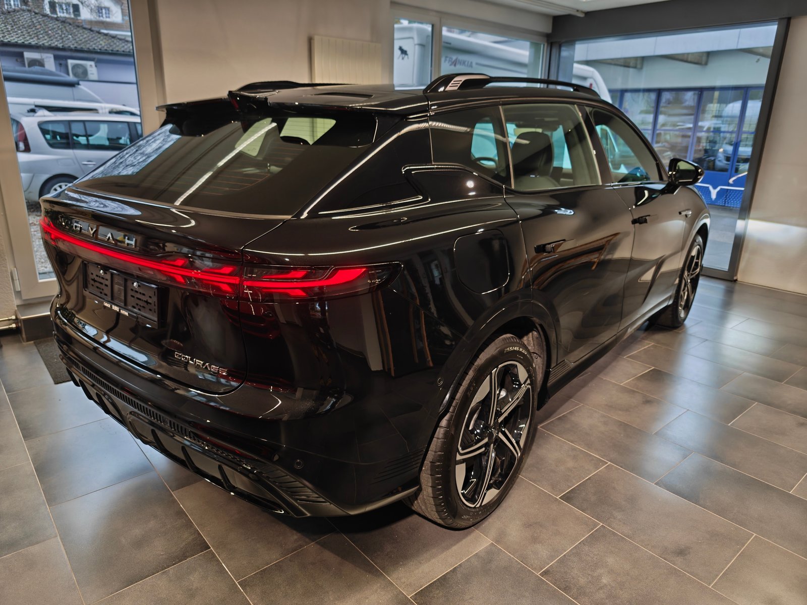 VOYAH Voyah Courage, Electric, New car, Automatic - 6