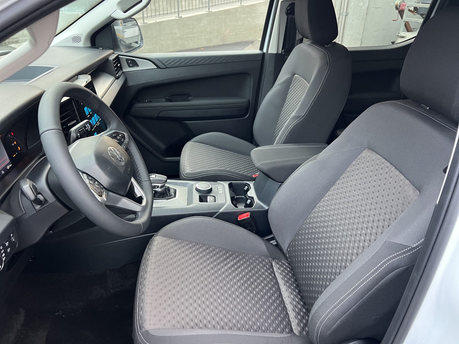 VW Amarok DoubleCab Life, Diesel, New car, Automatic - 7