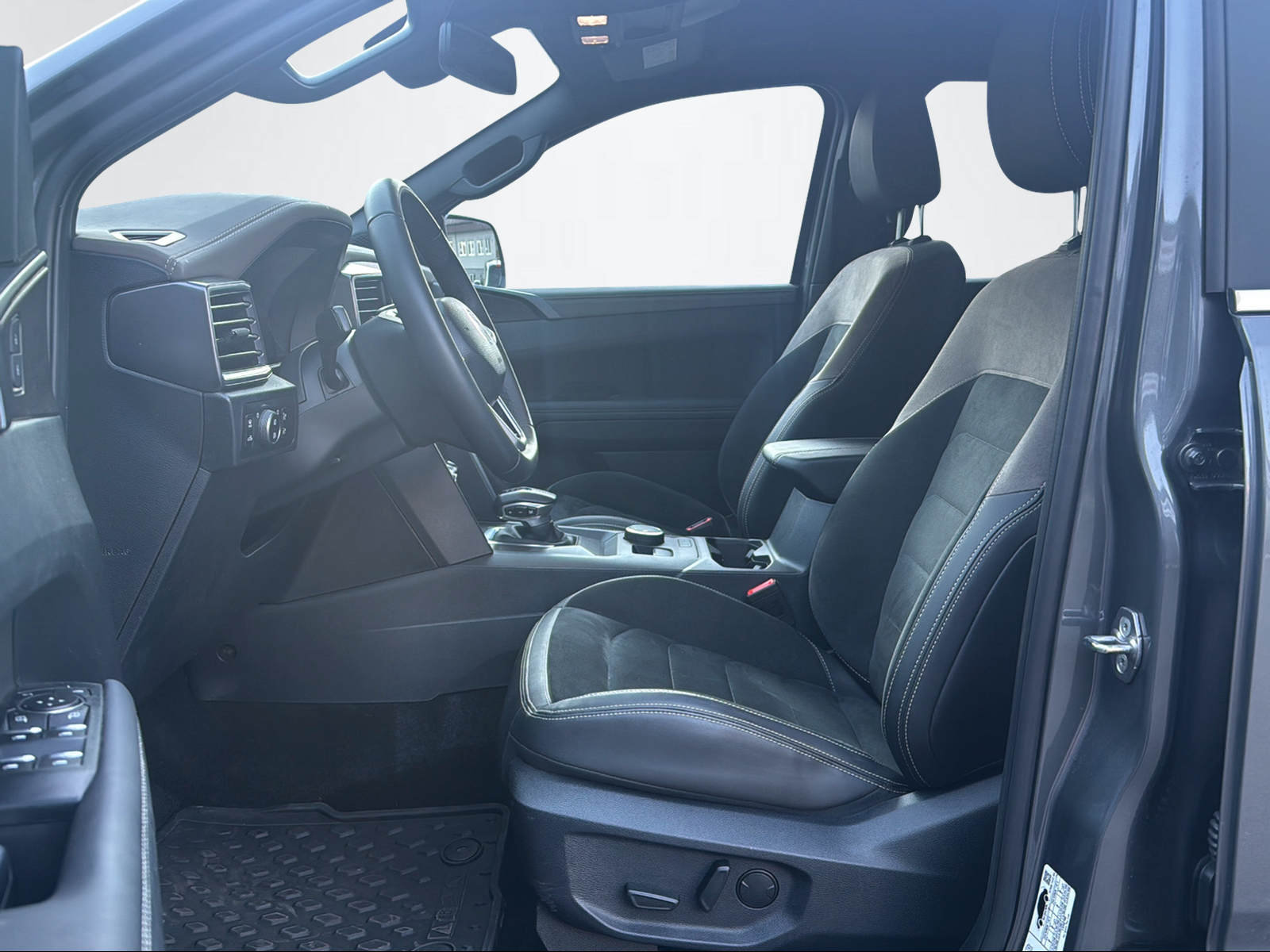 VW Amarok DKab. Pick-up 3.0 TDI 240 Style Winter 2 4m, Diesel, Second hand / Used, Automatic - 7
