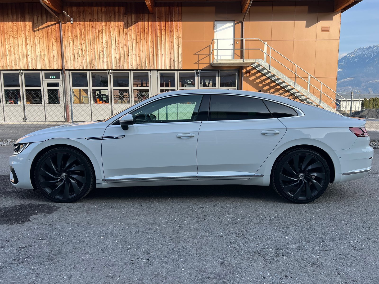 VW Arteon 2.0 TSI BMT R-Line 4Motion DSG, Petrol, Second hand / Used, Automatic - 3