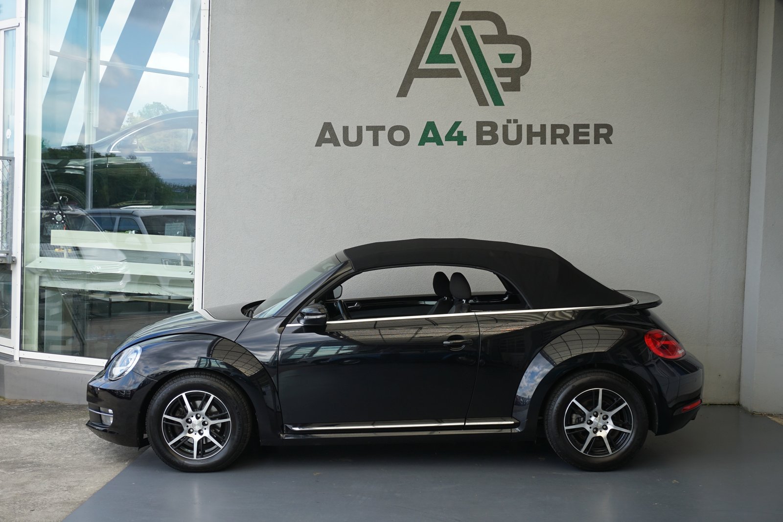 VW Beetle Cabriolet 1.2 TSI Design