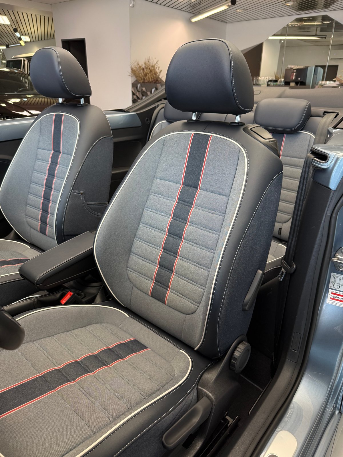 VW Beetle Cabriolet Denim Jeans Edition 1.4 TSI DSG, Benzina, Occasioni / Usate, Automatico - 7