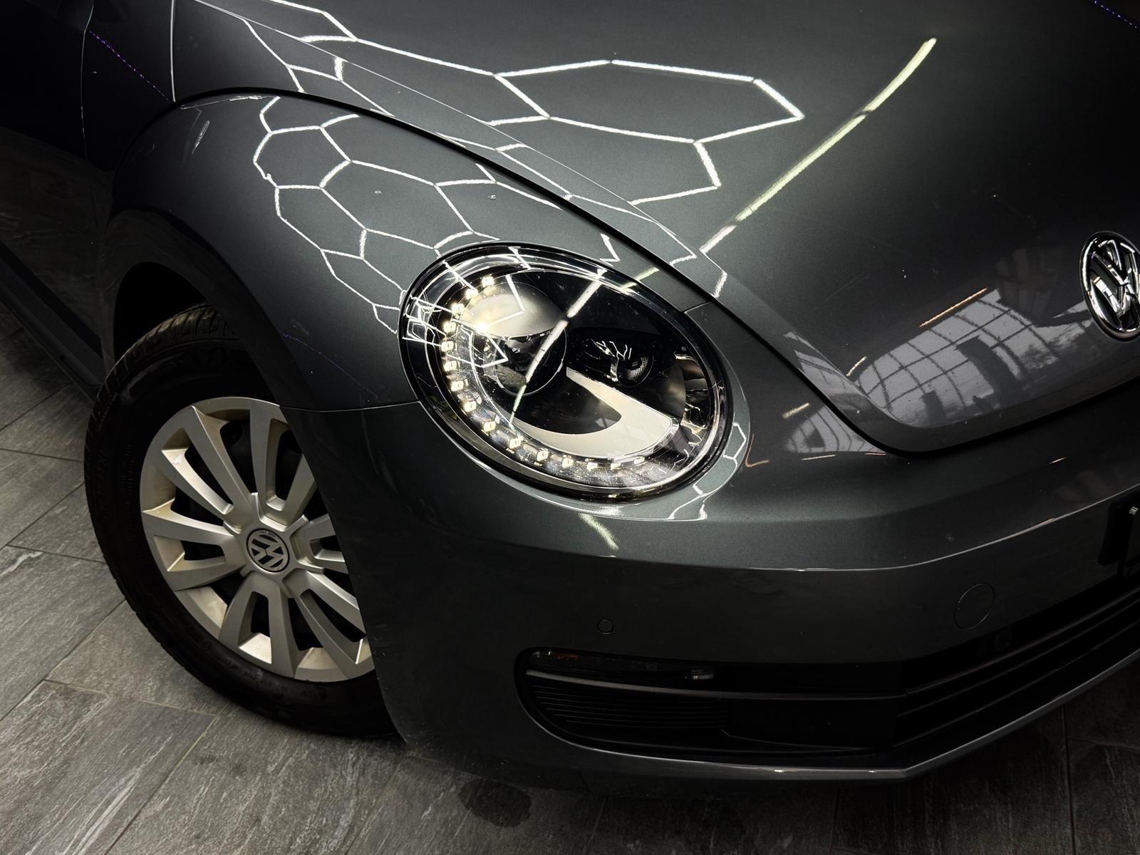 VW Beetle Cabrio 1.6 TDI BMT Design DSG, Diesel, Occasion / Utilisé, Automatique - 3