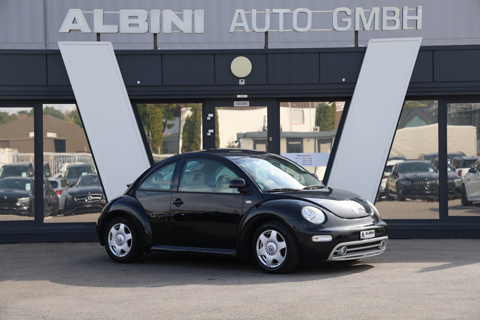 VW Beetle 2.0, Petrol, Second hand / Used, Manual - 2