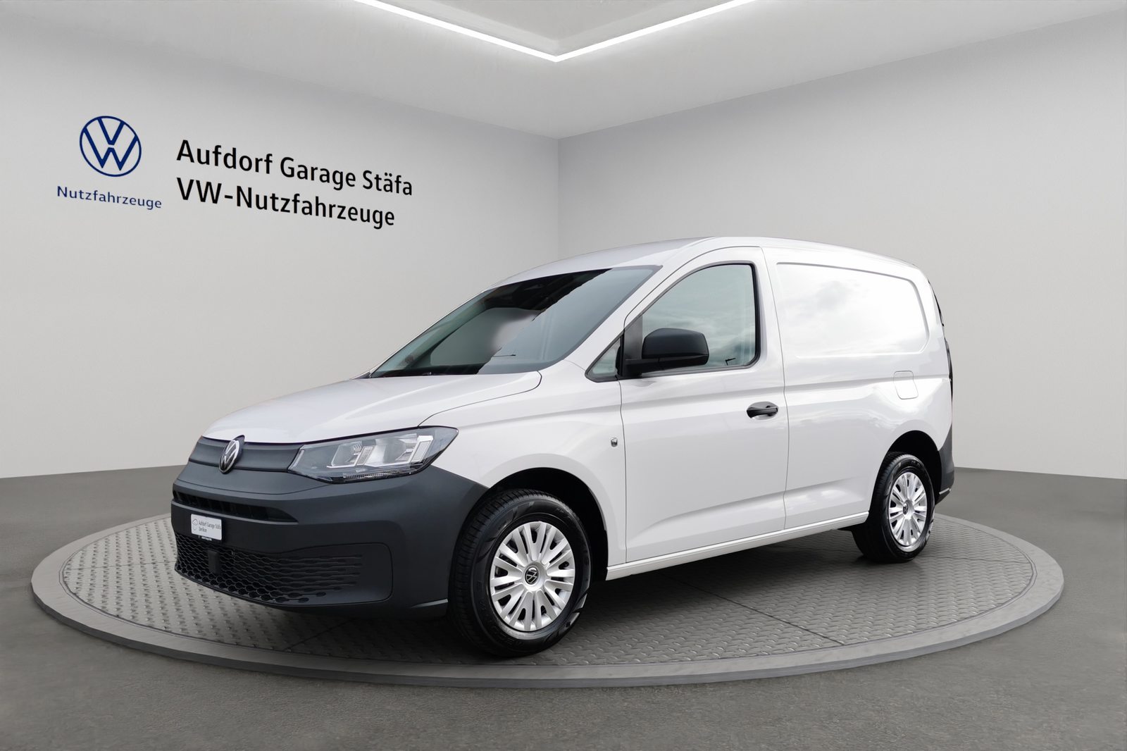 VW Caddy Cargo Entry