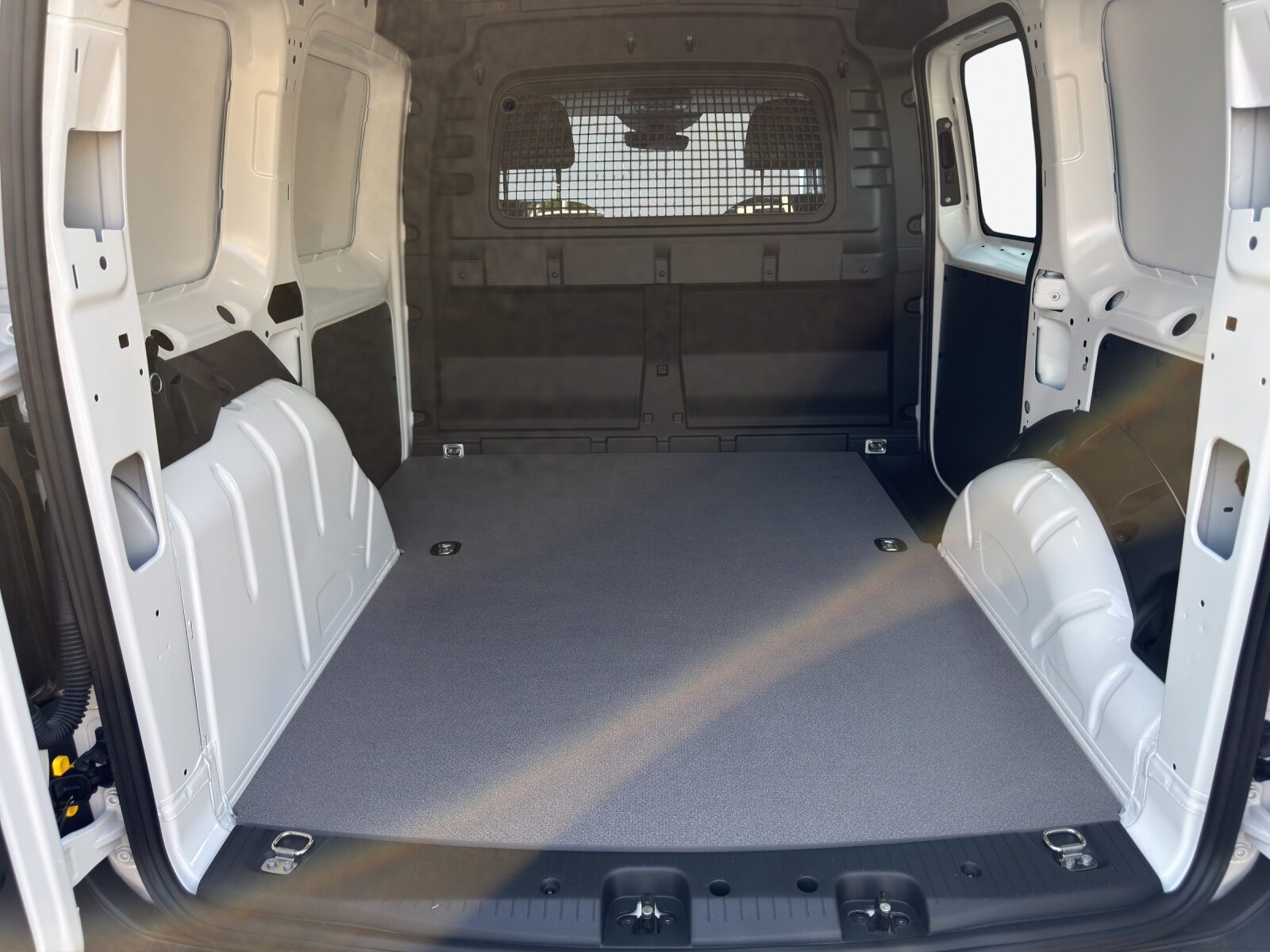VW Caddy Cargo, Diesel, Neuwagen, Handschaltung - 5
