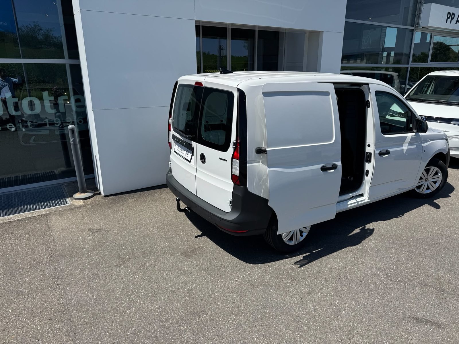 VW Caddy Cargo, Diesel, New car, Manual - 4