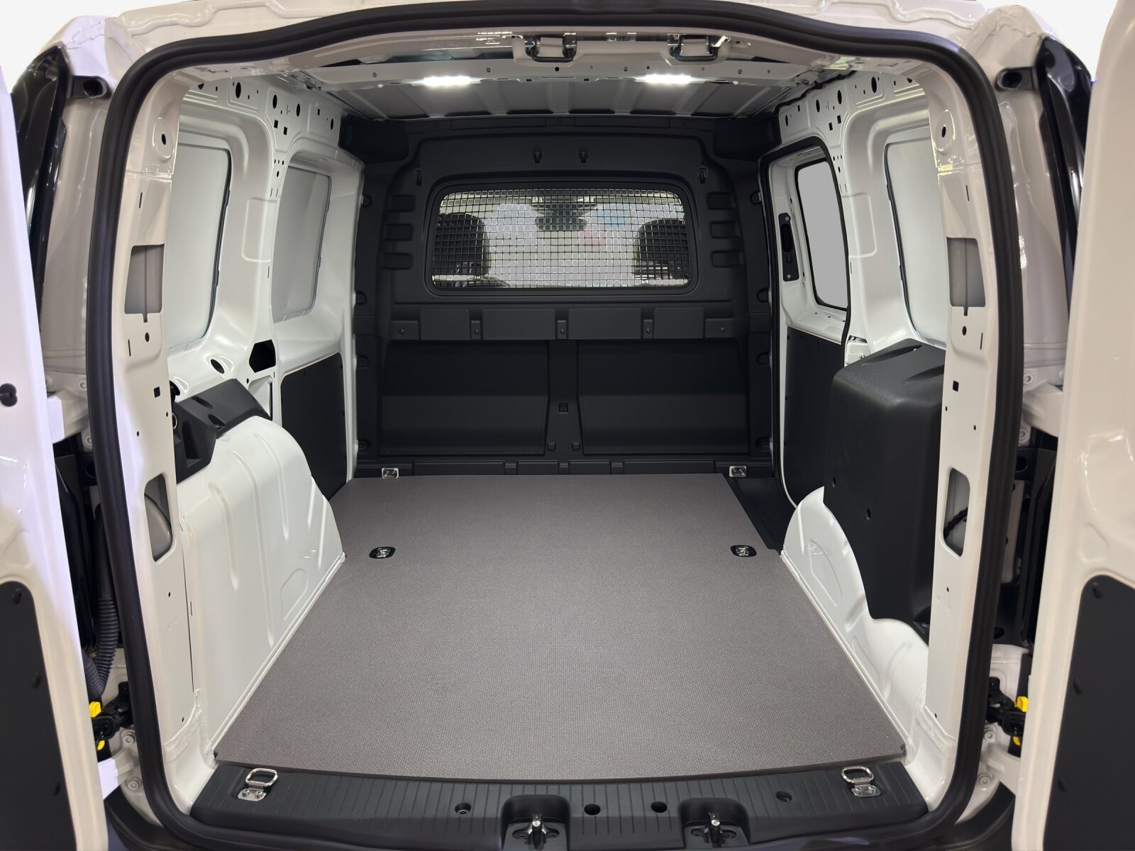 VW Caddy Cargo Entry, Full-Hybrid Petrol/Electric, New car, Automatic - 7