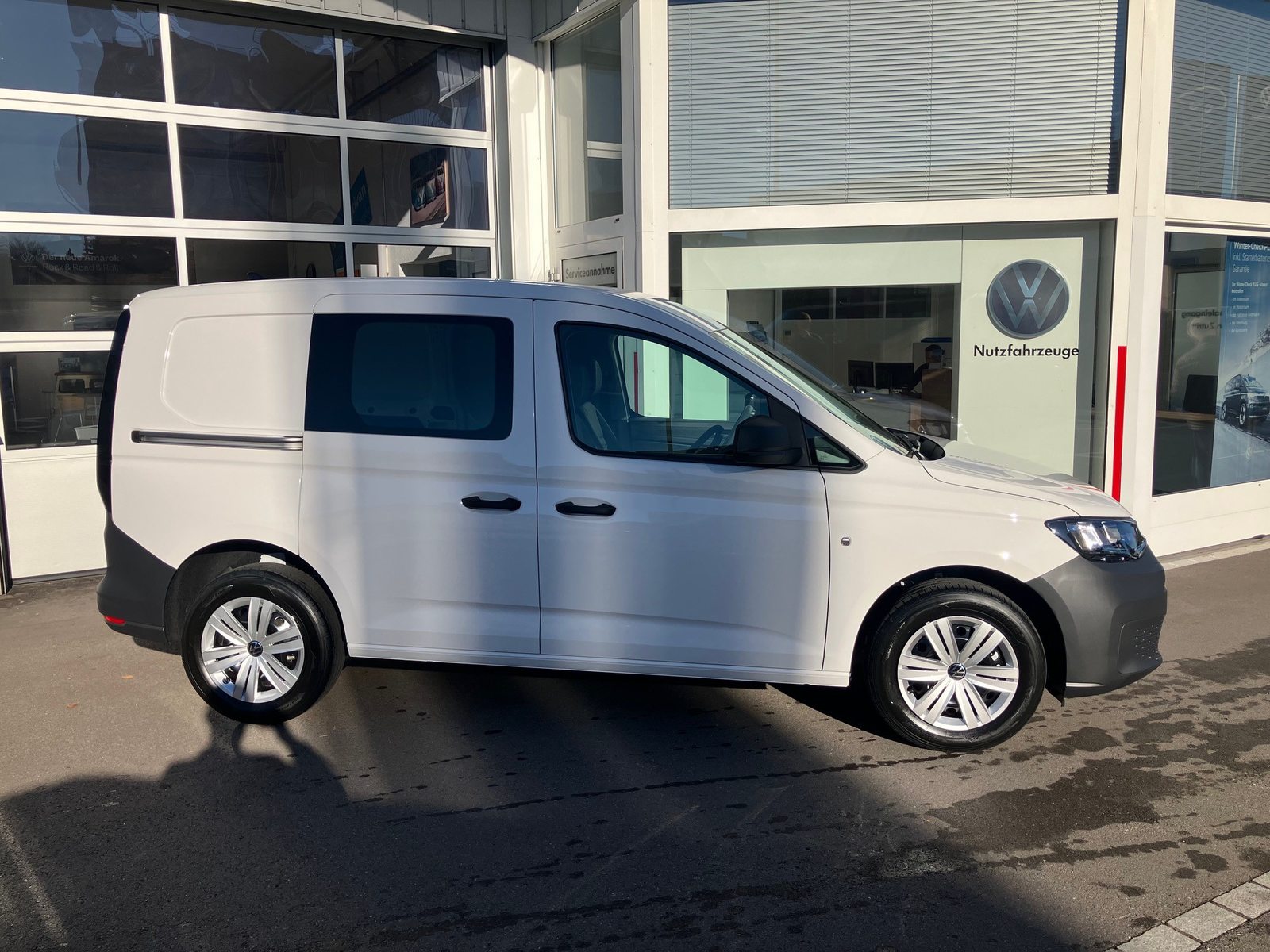 VW Caddy Cargo Entry, Petrol, Second hand / Used - 2