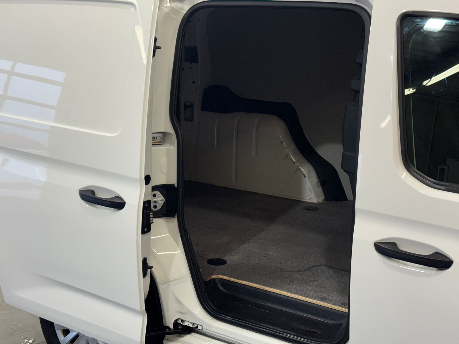 VW Caddy Cargo 2.0TDI, Diesel, Occasion / Gebraucht, Handschaltung - 6