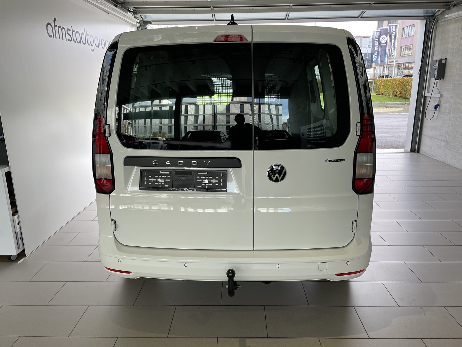 VW Caddy Cargo, Diesel, Second hand / Used, Manual - 3