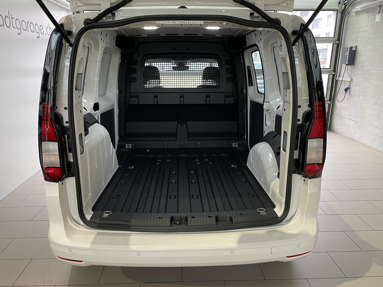 VW Caddy Cargo Entry, Benzina, Occasioni / Usate, Manuale - 4