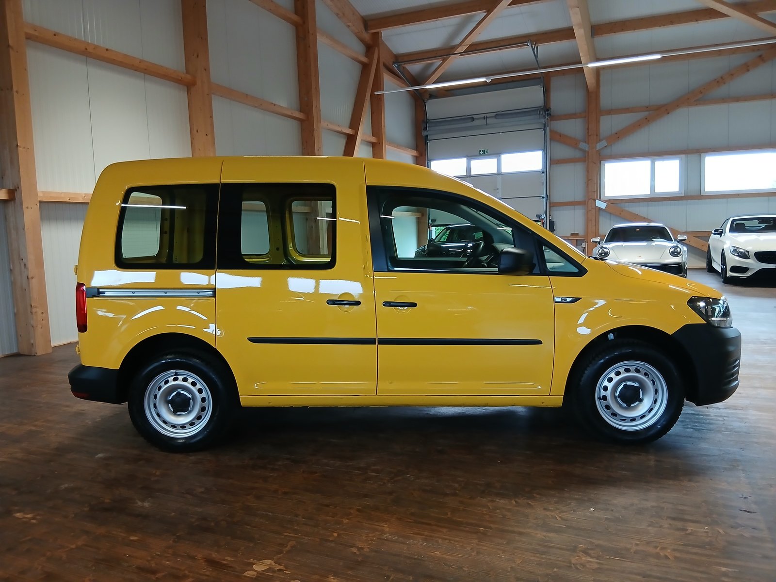 VW Caddy 1.0 TSI BlueMotion Technology, Petrol, Second hand / Used, Manual - 3