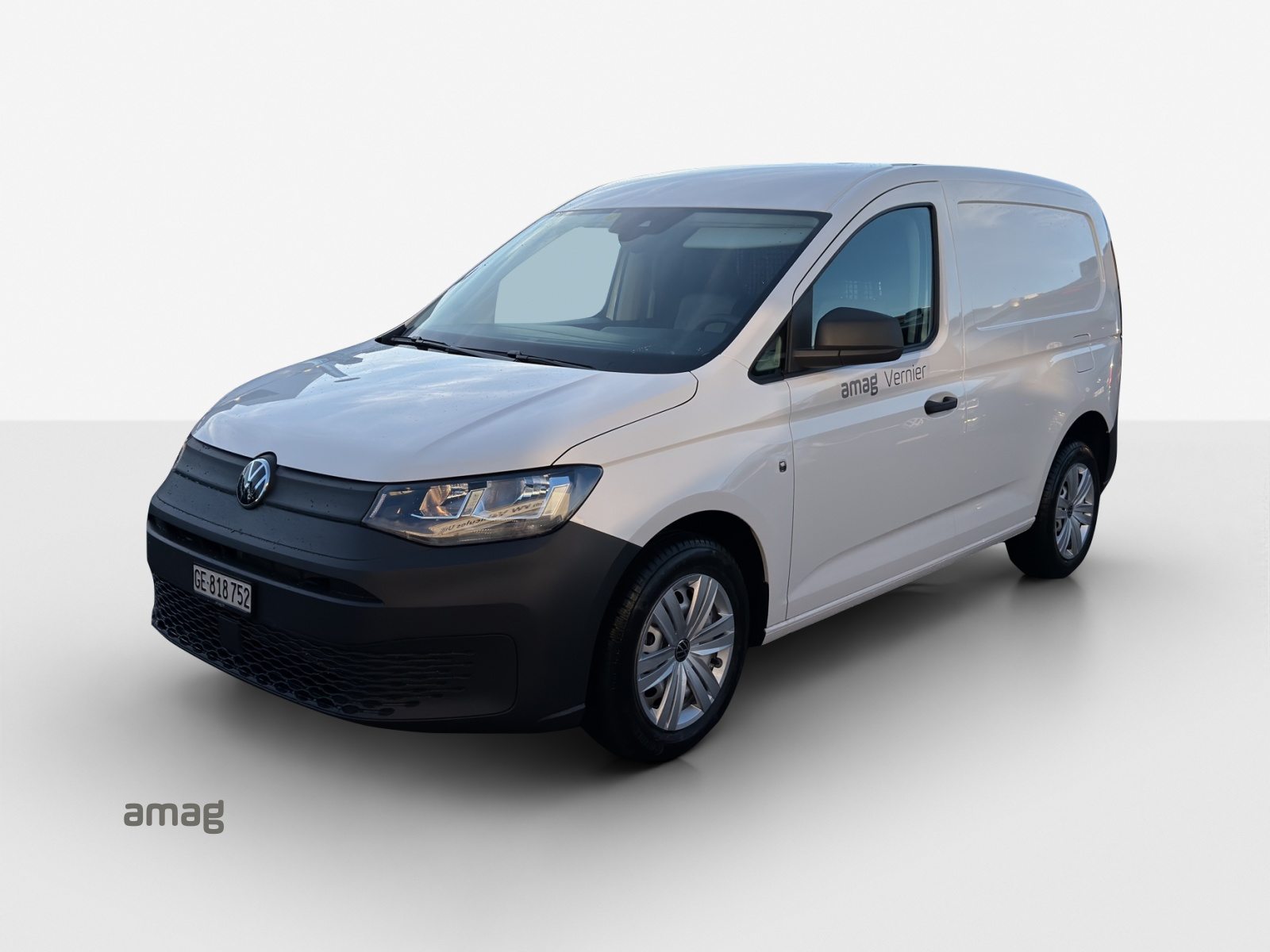 VW Caddy Cargo Entry