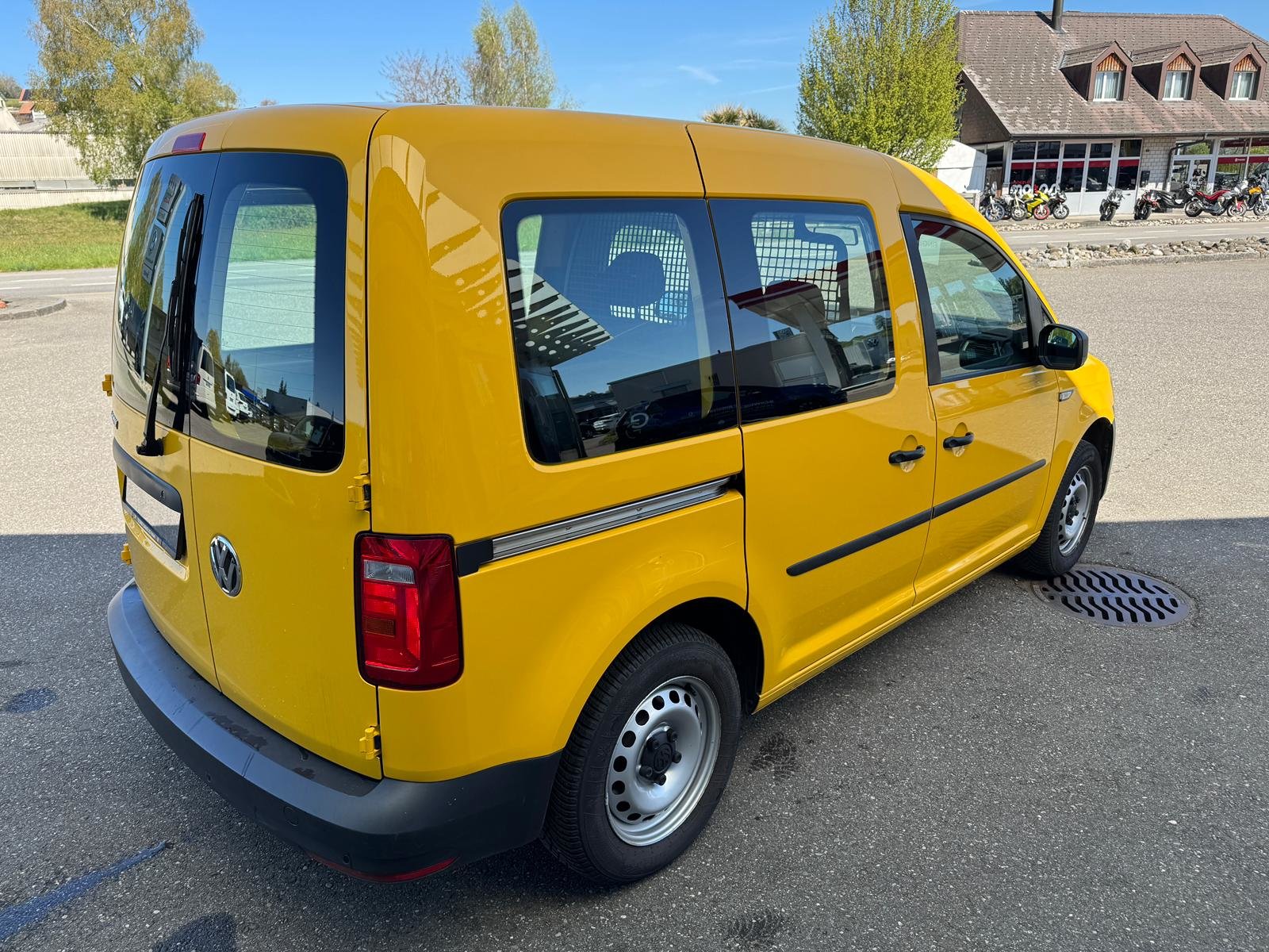 VW Caddy 1.0 TSI BlueMotion Technology, Petrol, Second hand / Used, Manual - 3