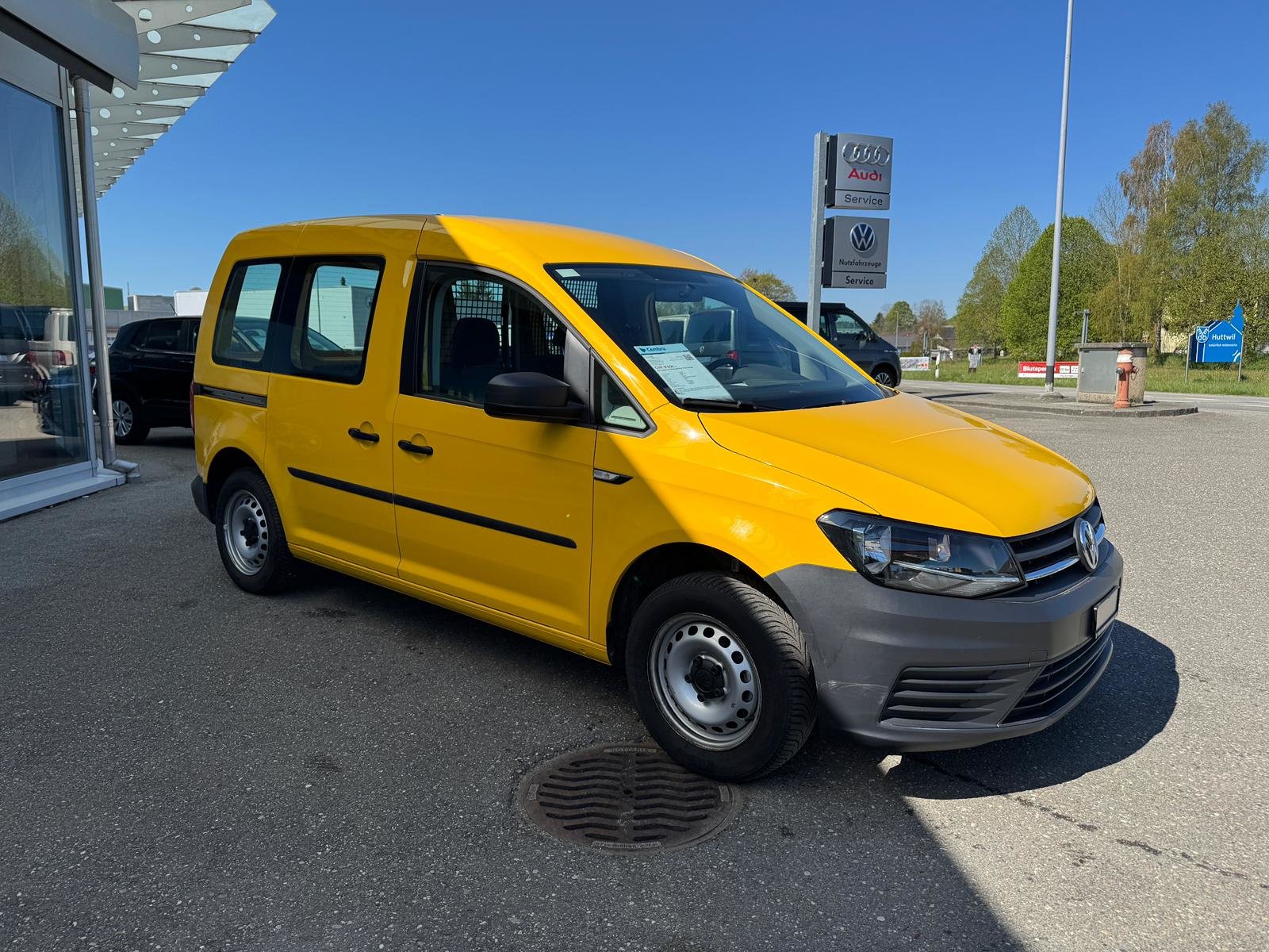 VW Caddy 1.0 TSI BlueMotion Technology, Petrol, Second hand / Used, Manual - 4