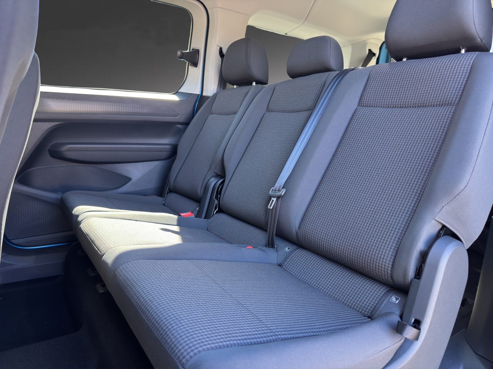 VW Caddy Liberty Maxi, Full-Hybrid Petrol/Electric, New car, Automatic - 7