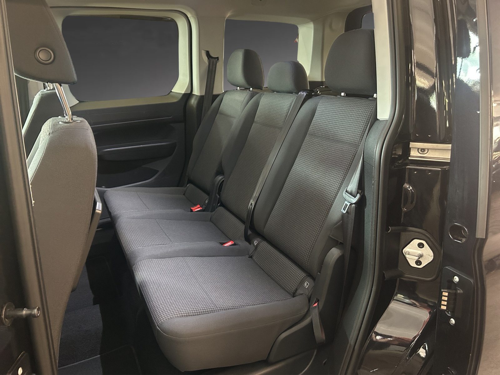 VW Caddy Liberty, Diesel, New car, Automatic - 7