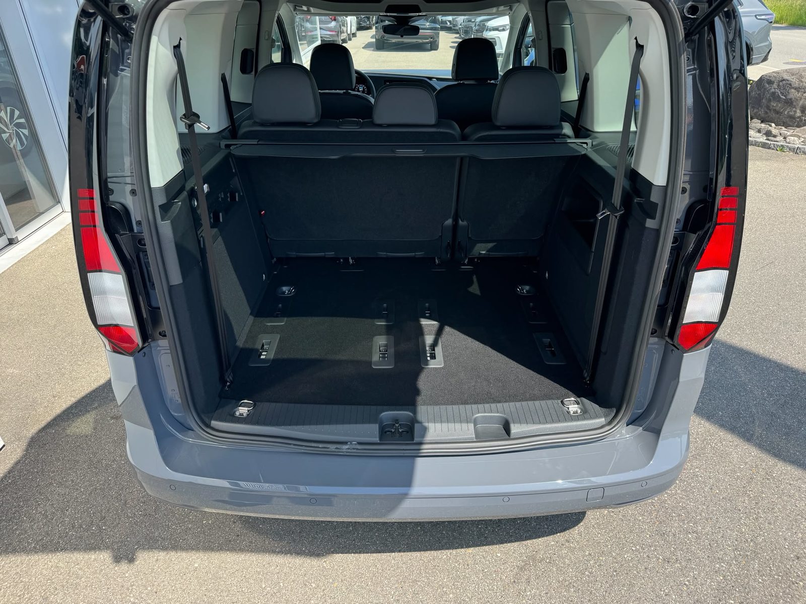VW Caddy Liberty, Diesel, Voiture nouvelle, Manuelle - 6