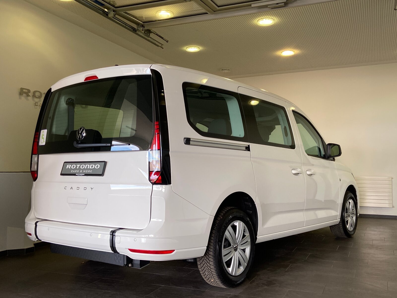 VW Caddy Maxi Kombi 2.0 TDi DSG Rollstuhltransport 5+1 Plät, Diesel, Auto nuove, Automatico - 3