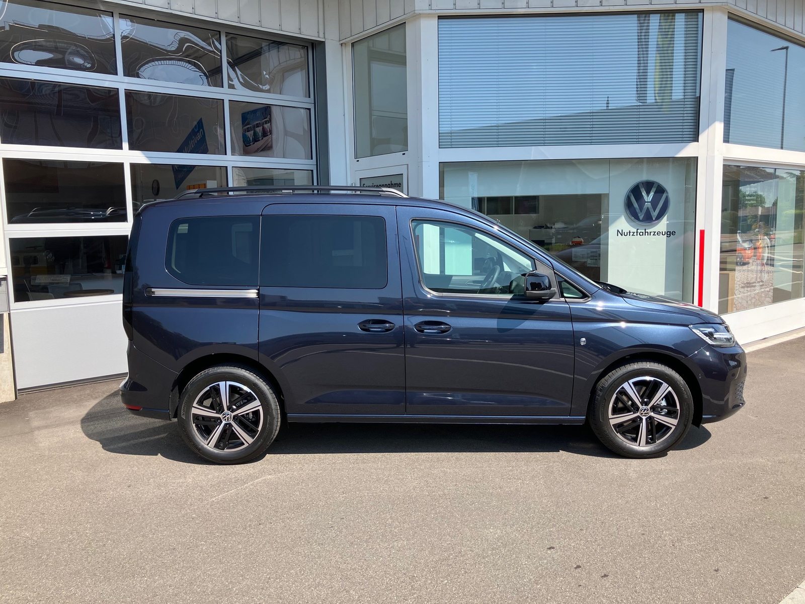 VW Caddy Liberty, Diesel, Second hand / Used, Automatic - 2