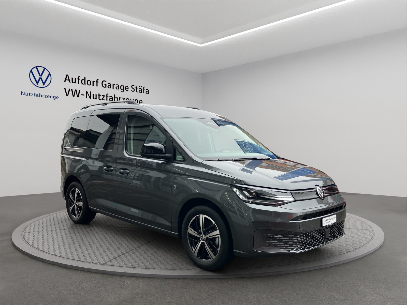 VW Caddy, Essence, Occasion / Utilisé, Automatique - 7