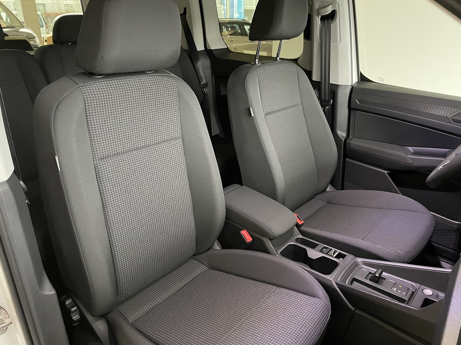 VW Caddy Liberty, Diesel, Second hand / Used, Automatic - 6