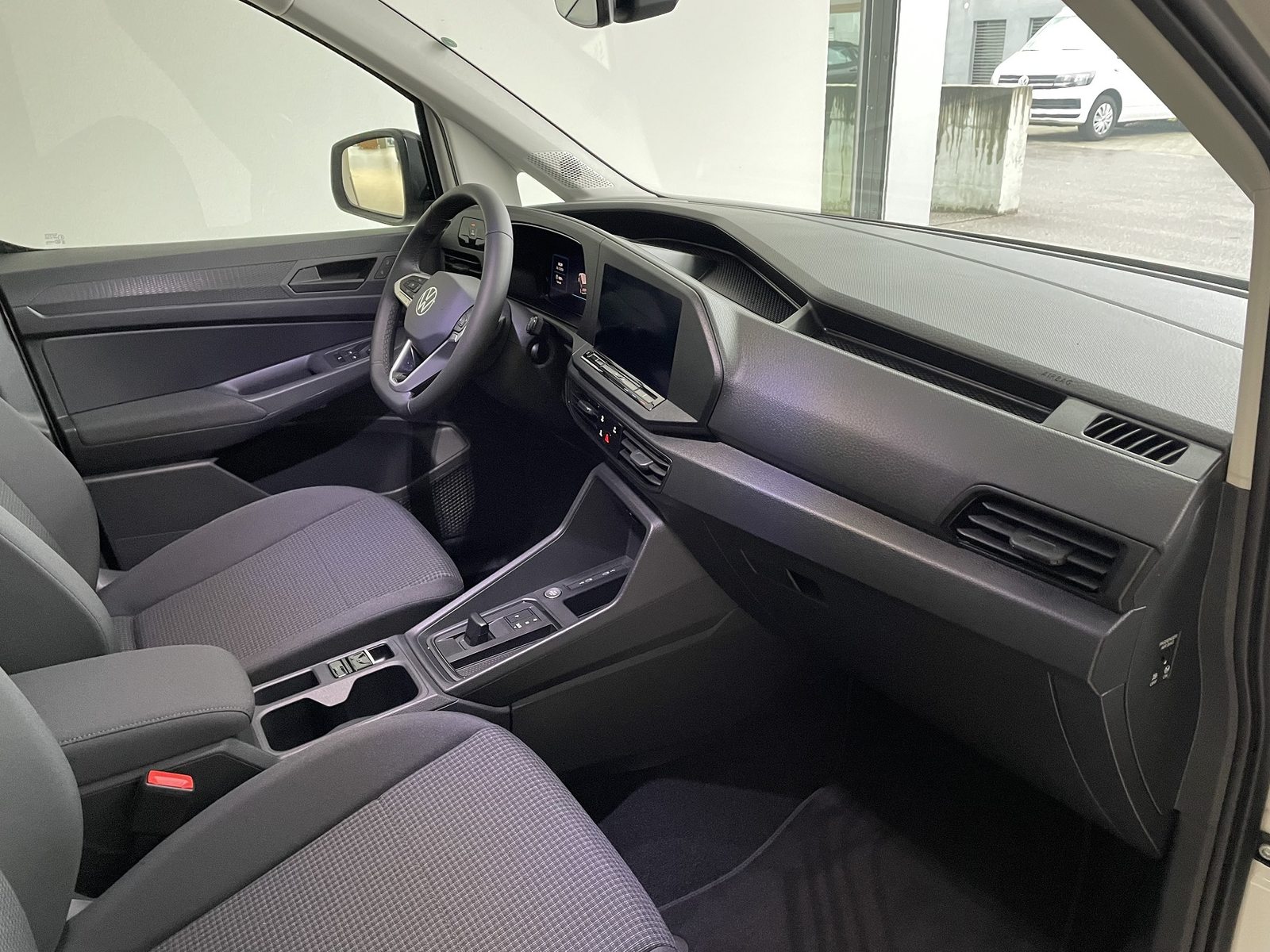 VW Caddy Liberty, Diesel, Second hand / Used, Automatic - 7