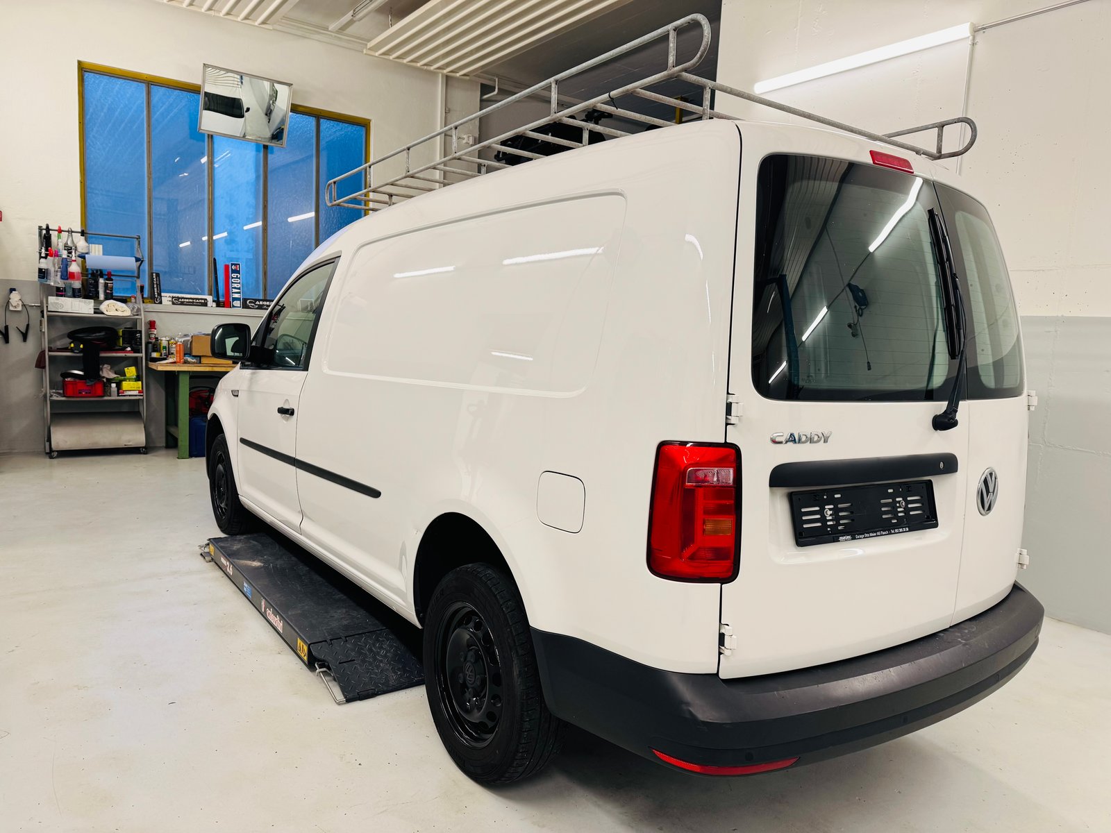 VW Caddy Maxi 2.0TDI BlueMotion Technology, Diesel, Second hand / Used, Manual - 6