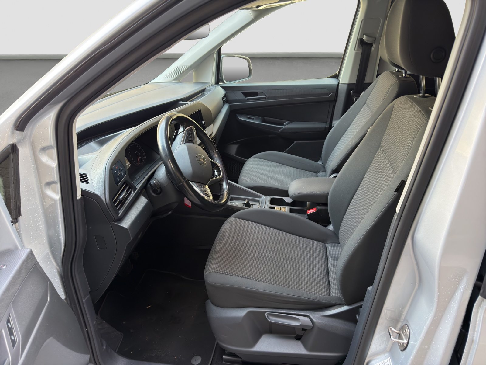VW Caddy Liberty, Diesel, Second hand / Used, Automatic - 6