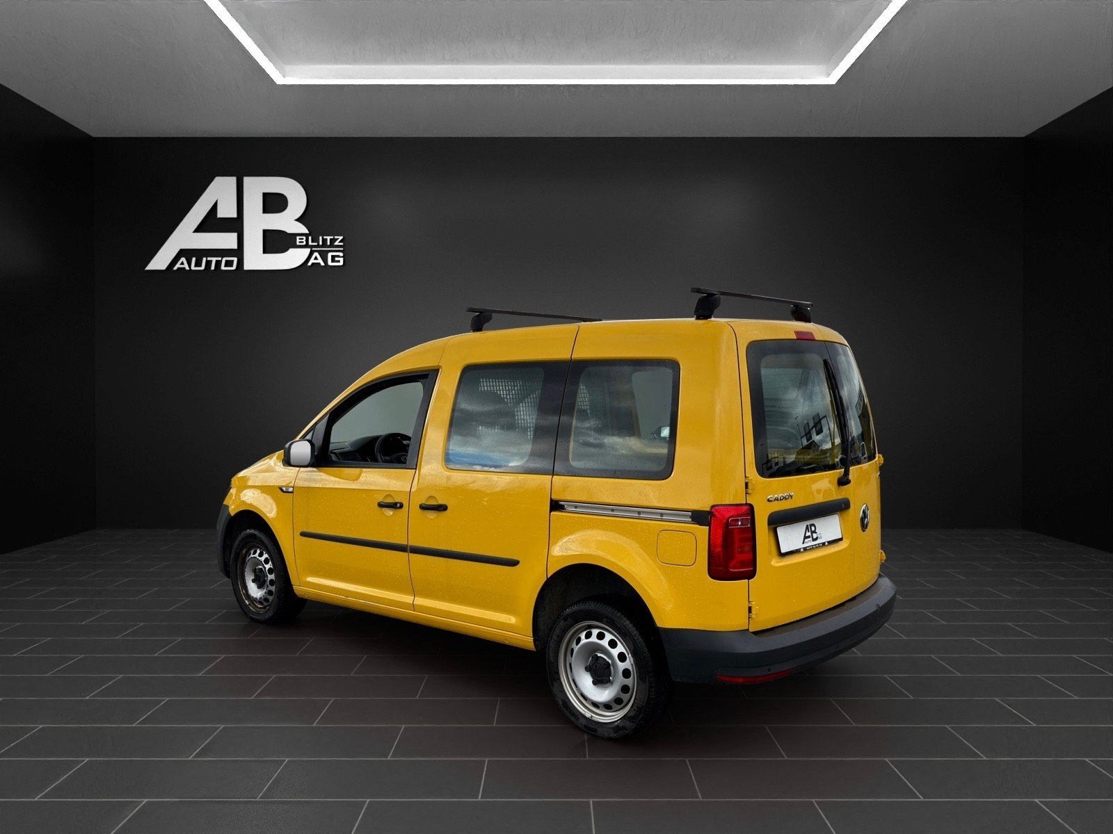 VW Caddy 2.0TDI 4Motion BlueMotion Technology DSG mit 150 PS, Diesel, Second hand / Used, Automatic - 3