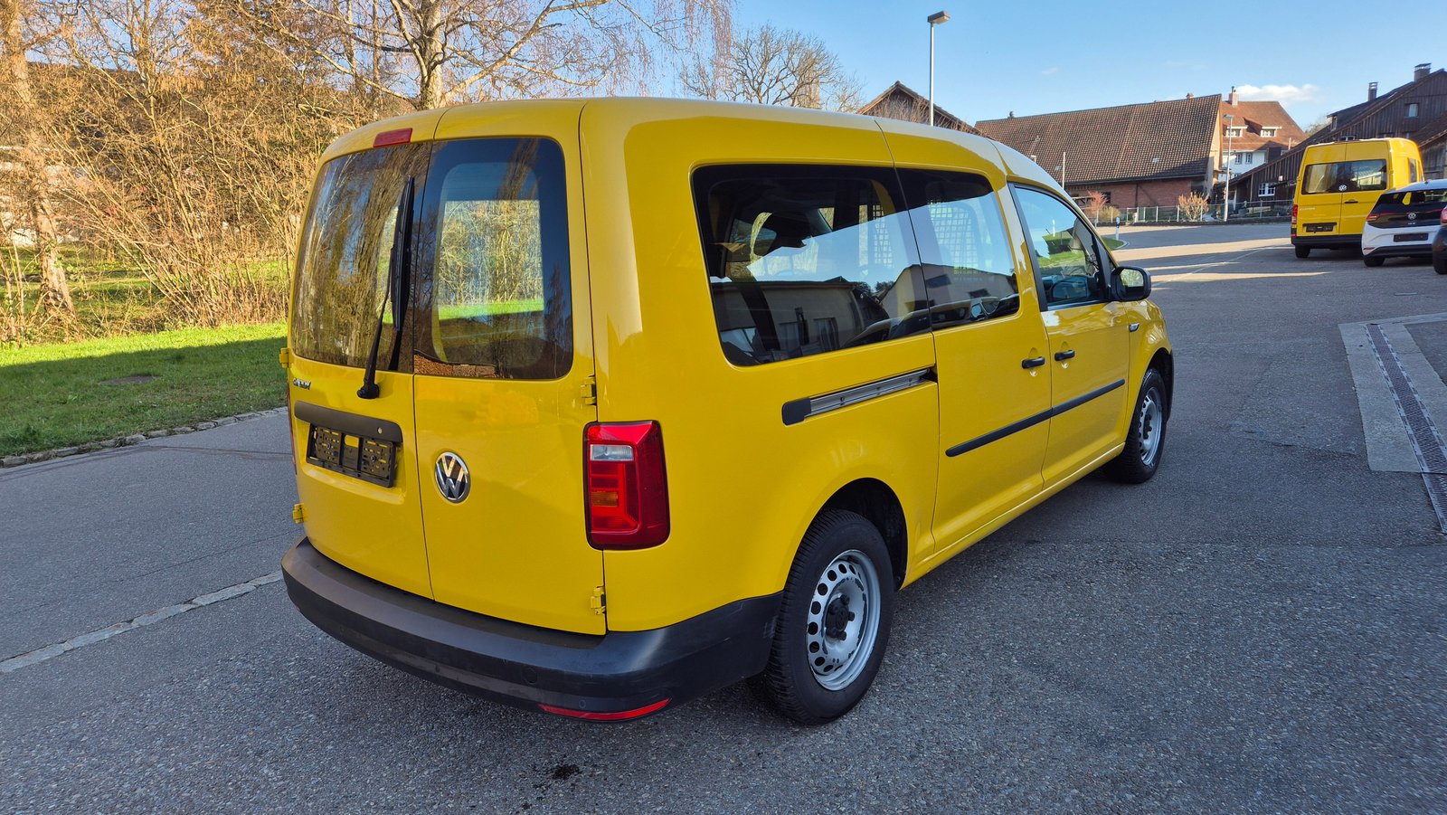 VW Caddy Maxi 1.0 TSI MAXI, Petrol, Second hand / Used, Manual - 4