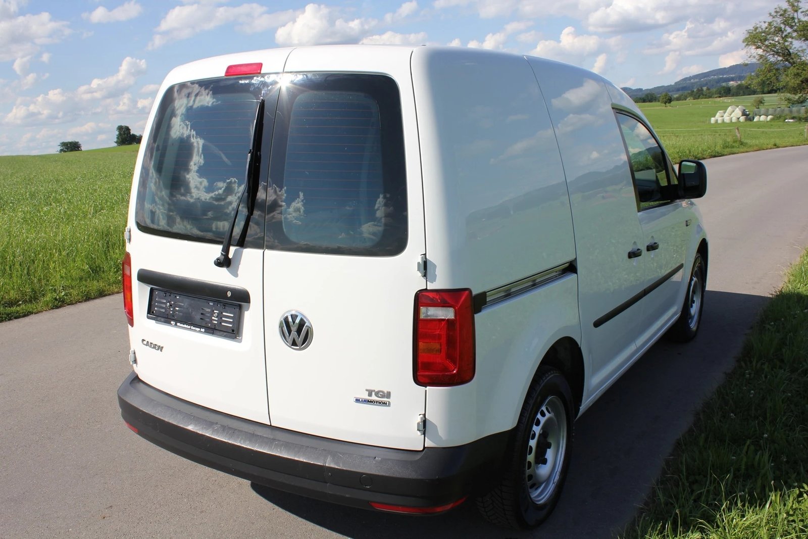 VW Caddy 1.4TGI BlueMotion Technology DSG, Second hand / Used, Automatic - 5