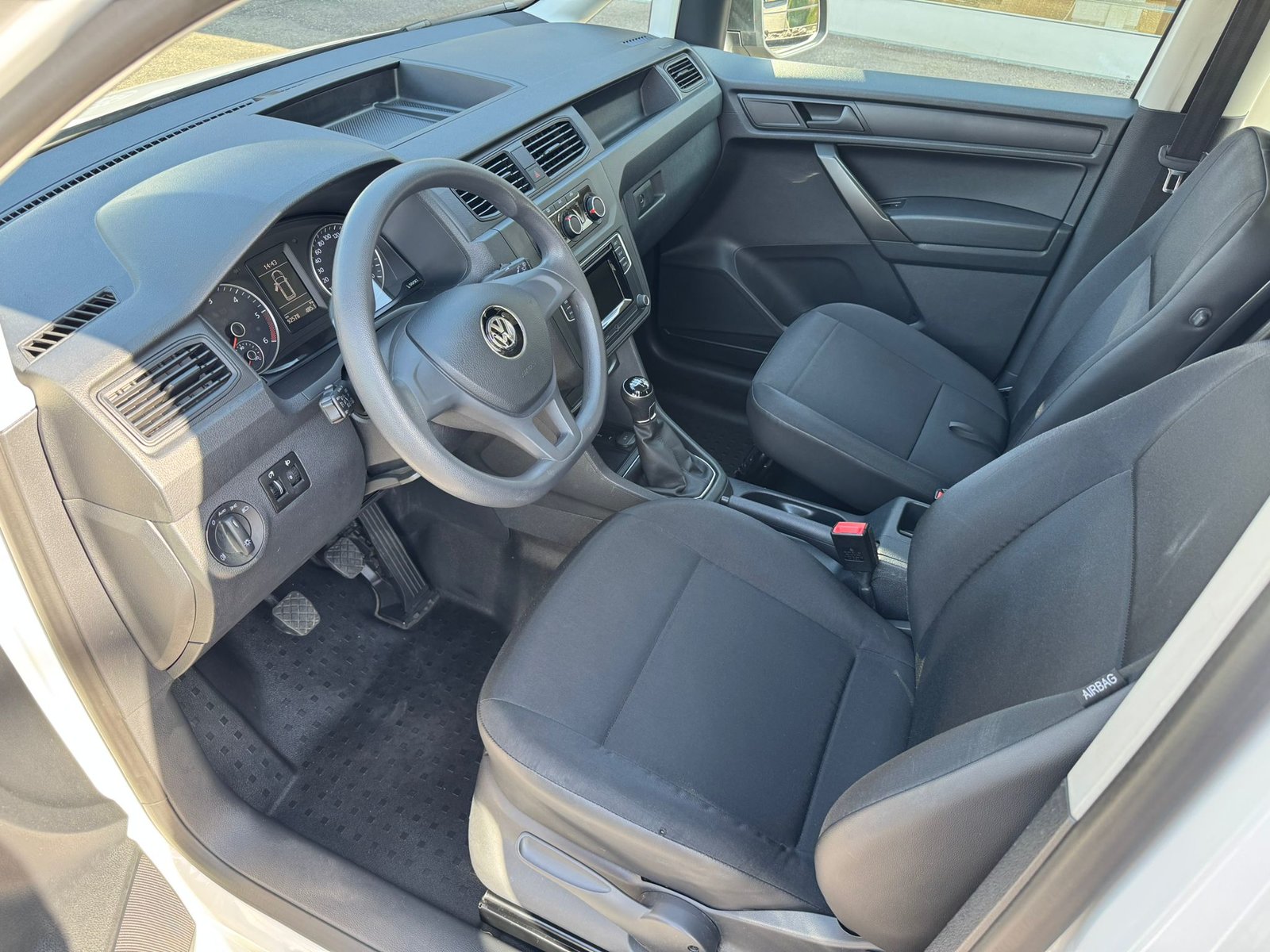 VW Caddy 2.0TDI 4M BM T, Diesel, Second hand / Used, Manual - 2